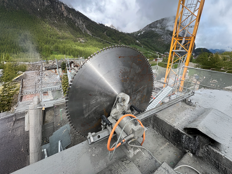 Sciage béton d'un mur porteur à Val d'Isère